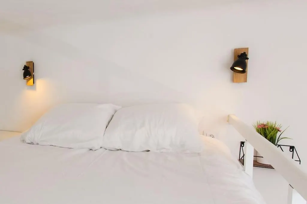 - - Superbe Studio Avec Balcon - Nice Centre - - 0*,  France