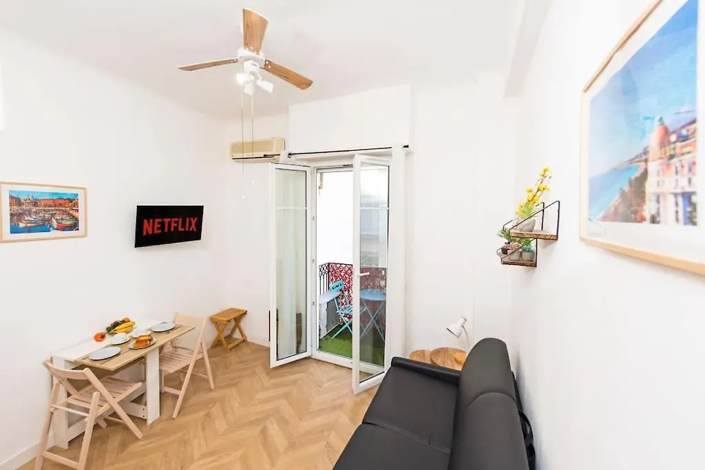 - - Superbe Studio Avec Balcon - Nice Centre - - Apartment